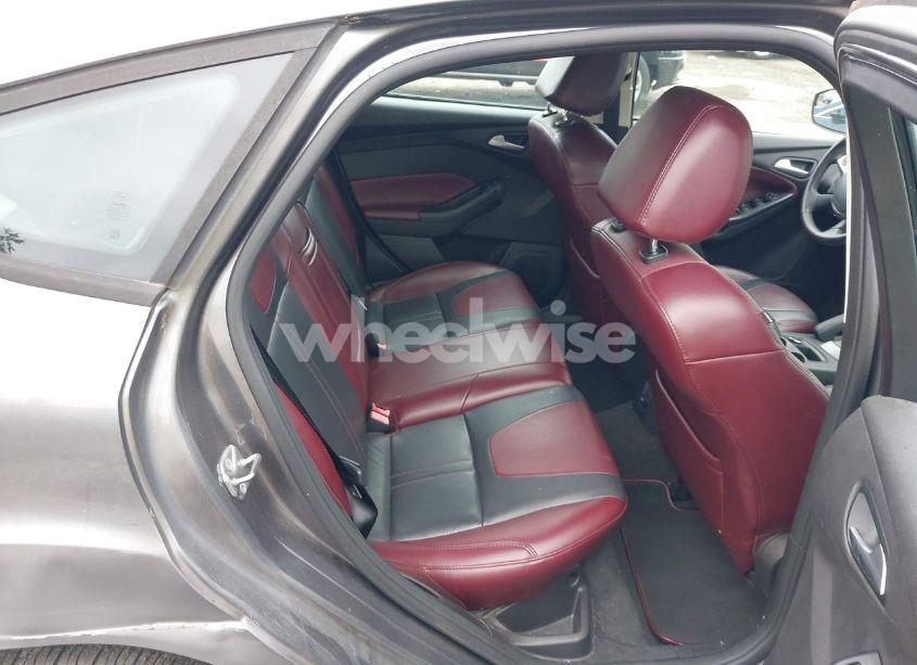 Photo 8 of 2014 Ford Focus SE (VIN 1FADP3K24EL302383)