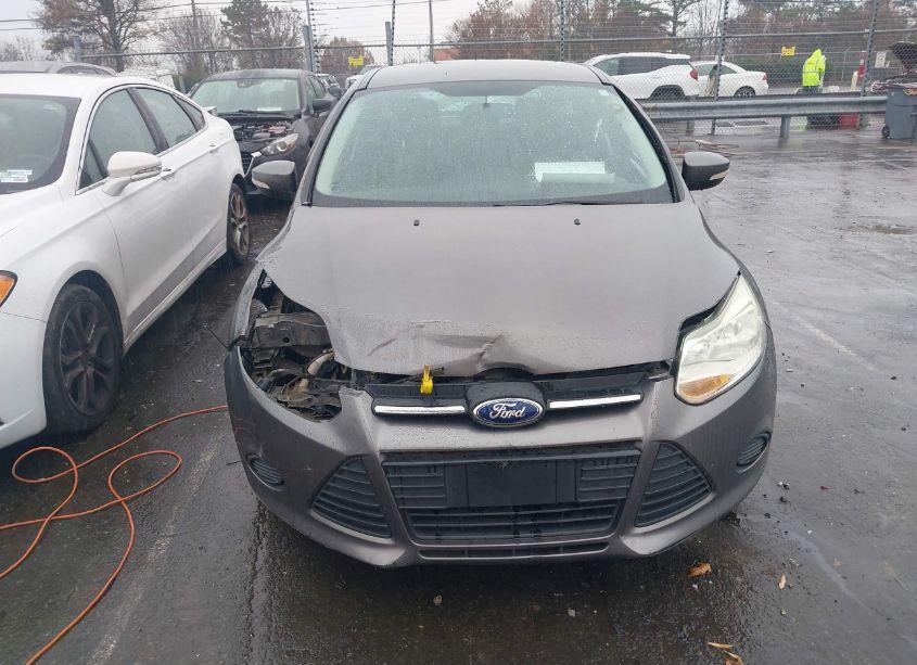 Photo 12 of 2014 Ford Focus SE (VIN 1FADP3K24EL304456)