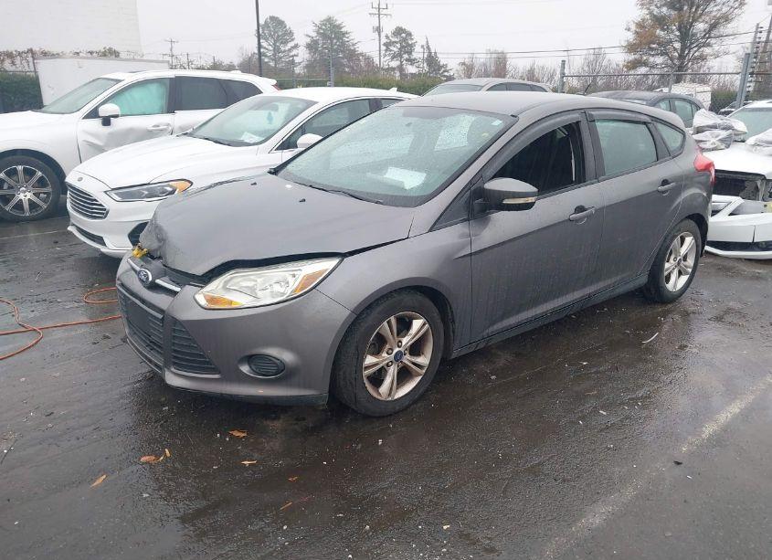 Photo 2 of 2014 Ford Focus SE (VIN 1FADP3K24EL304456)