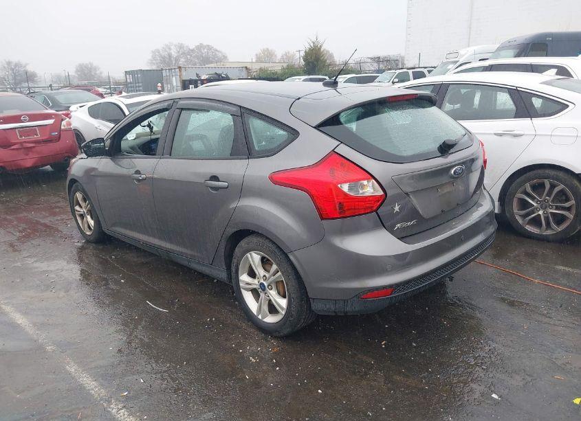 Photo 3 of 2014 Ford Focus SE (VIN 1FADP3K24EL304456)