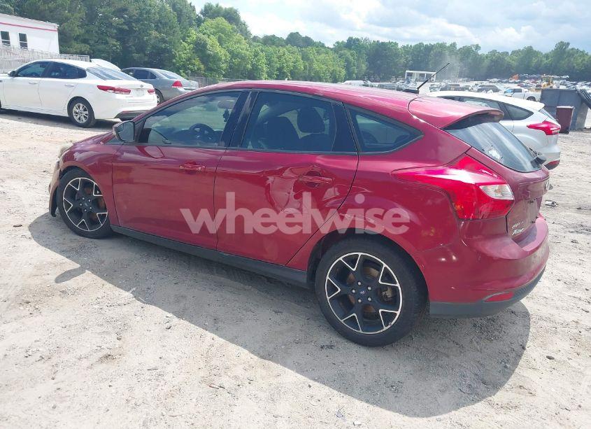 Photo 3 of 2014 Ford Focus SE (VIN 1FADP3K24EL367945)