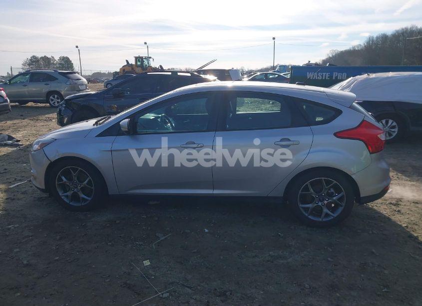 Photo 14 of 2014 Ford Focus SE (VIN 1FADP3K24EL383501)