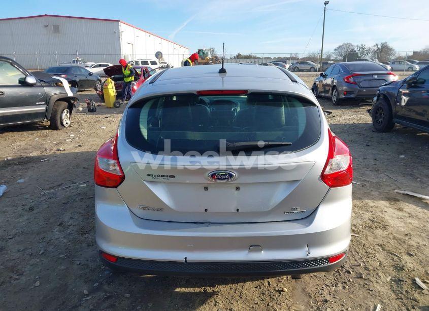 Photo 16 of 2014 Ford Focus SE (VIN 1FADP3K24EL383501)