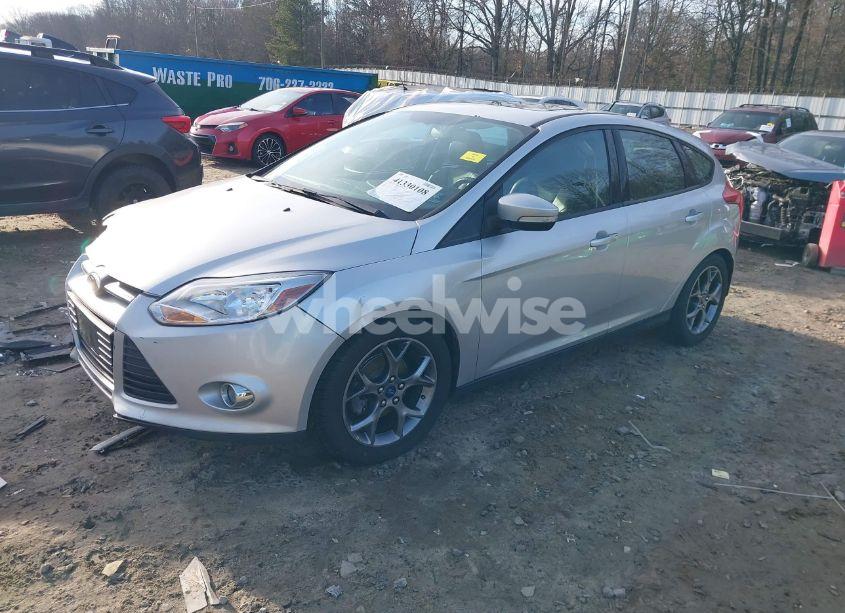 Photo 2 of 2014 Ford Focus SE (VIN 1FADP3K24EL383501)