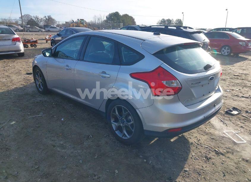 Photo 3 of 2014 Ford Focus SE (VIN 1FADP3K24EL383501)