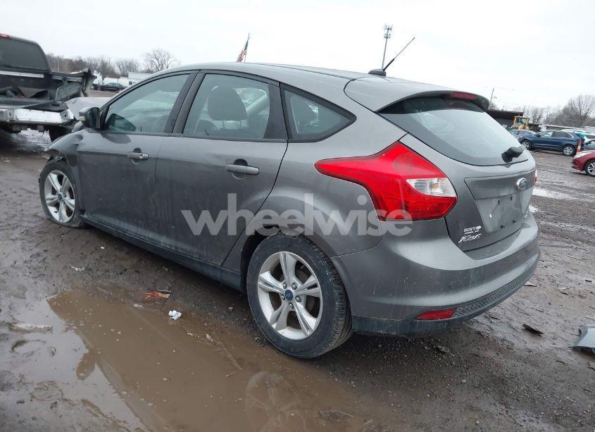 Photo 3 of 2014 Ford Focus SE (VIN 1FADP3K24EL389167)