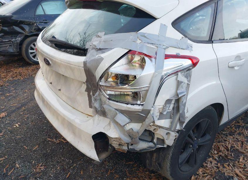 Photo 14 of 2014 Ford Focus SE (VIN 1FADP3K24EL395728)