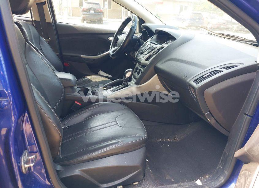 Photo 5 of 2014 Ford Focus SE (VIN 1FADP3K24EL404850)