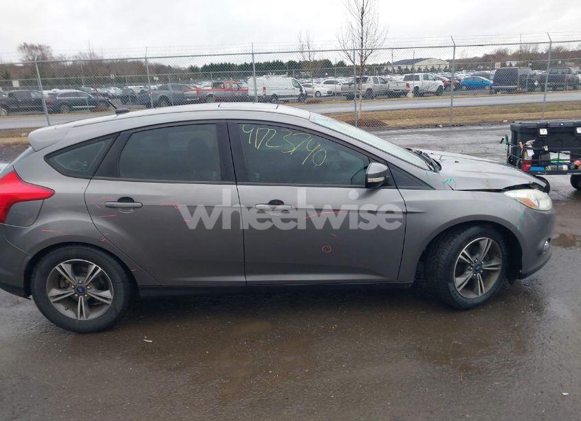 Photo 13 of 2014 Ford Focus SE (VIN 1FADP3K24EL409692)