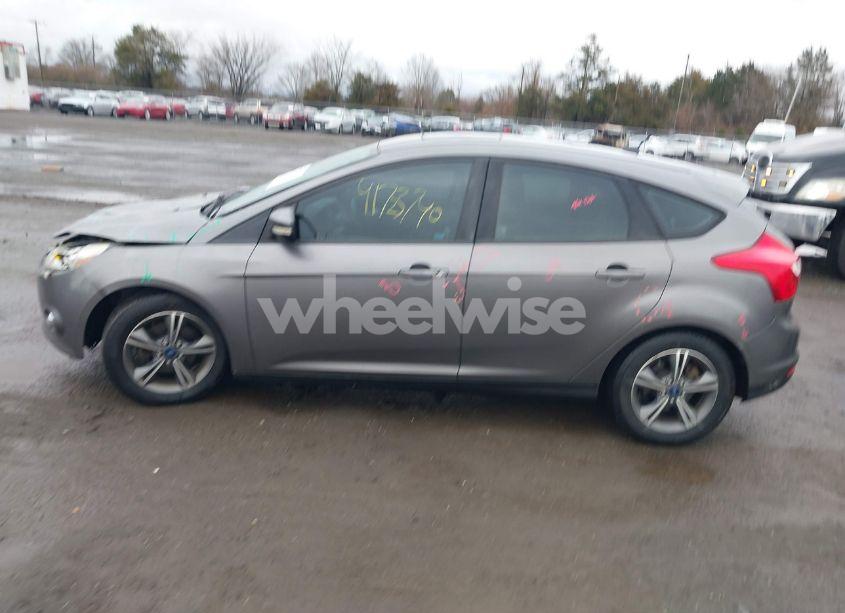 Photo 14 of 2014 Ford Focus SE (VIN 1FADP3K24EL409692)
