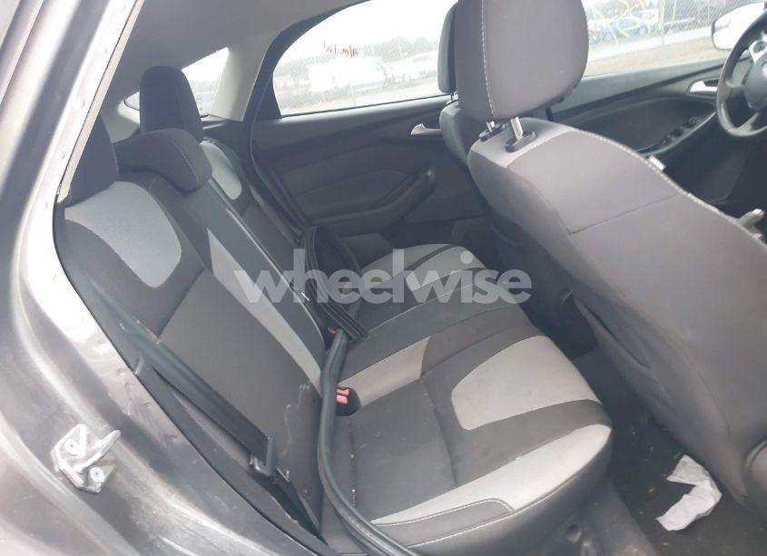 Photo 8 of 2014 Ford Focus SE (VIN 1FADP3K24EL409692)