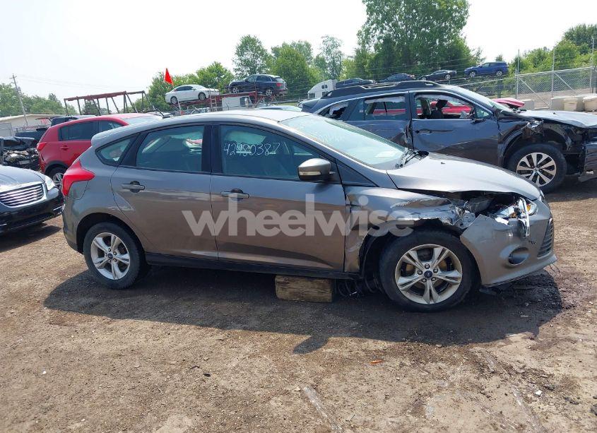 Photo 12 of 2014 Ford Focus SE (VIN 1FADP3K24EL411488)
