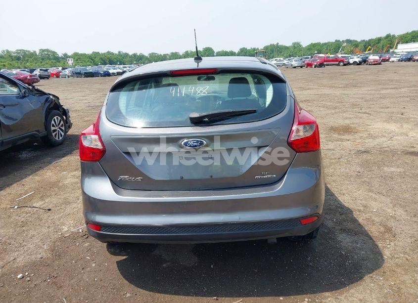 Photo 15 of 2014 Ford Focus SE (VIN 1FADP3K24EL411488)