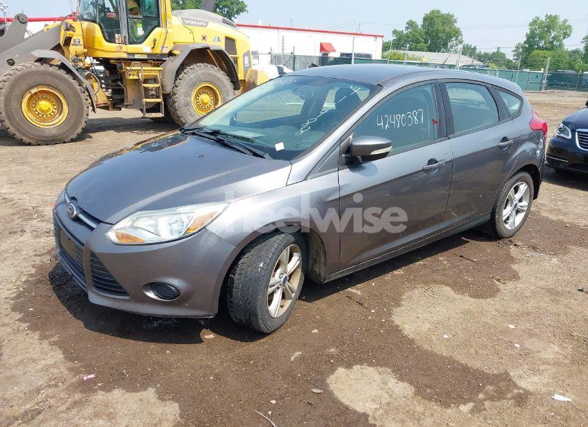 Photo 2 of 2014 Ford Focus SE (VIN 1FADP3K24EL411488)