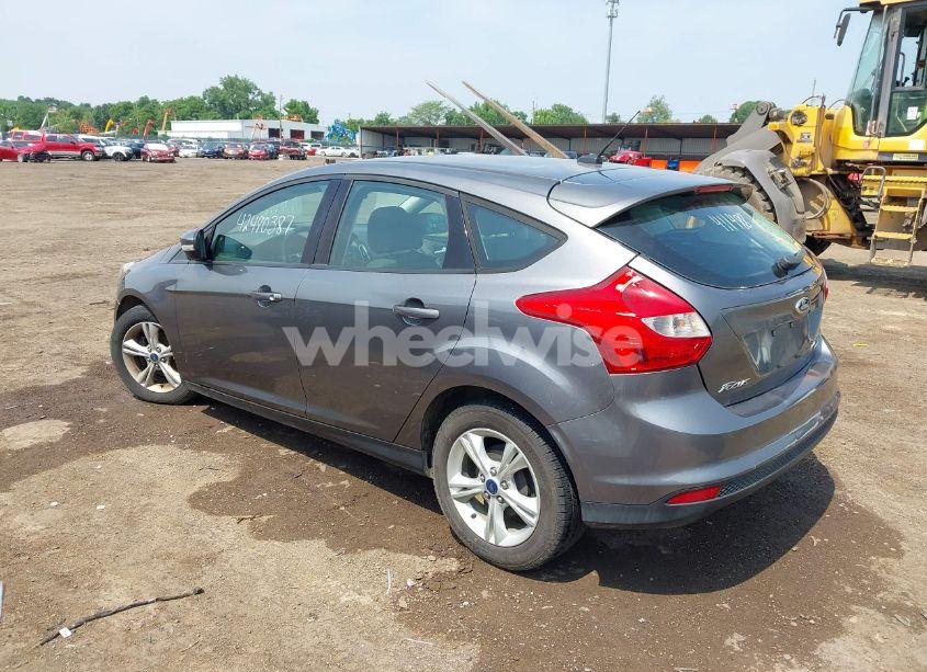 Photo 3 of 2014 Ford Focus SE (VIN 1FADP3K24EL411488)