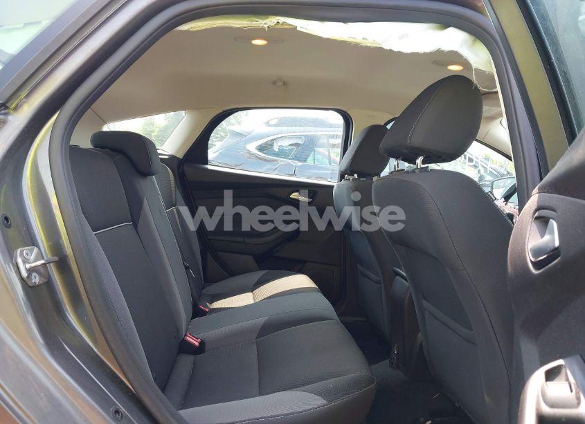 Photo 8 of 2014 Ford Focus SE (VIN 1FADP3K24EL411488)