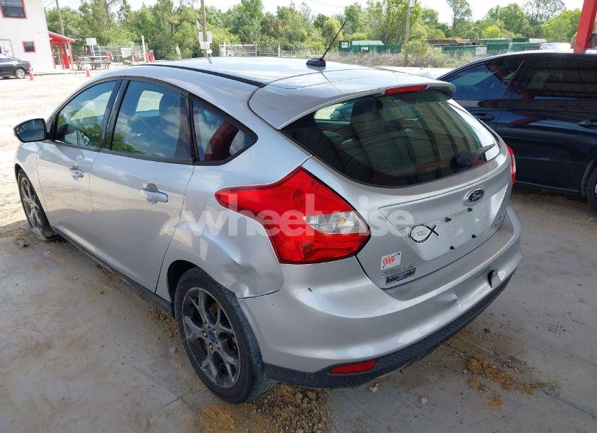 Photo 3 of 2014 Ford Focus SE (VIN 1FADP3K24EL443910)