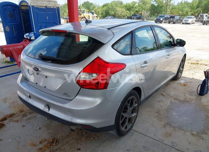 Photo 4 of 2014 Ford Focus SE (VIN 1FADP3K24EL443910)