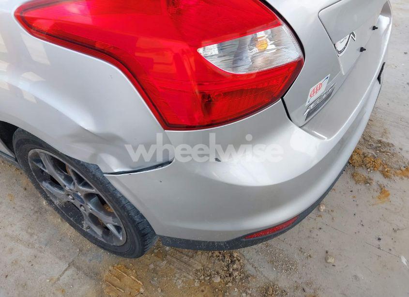 Photo 6 of 2014 Ford Focus SE (VIN 1FADP3K24EL443910)