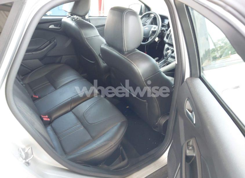 Photo 8 of 2014 Ford Focus SE (VIN 1FADP3K24EL443910)