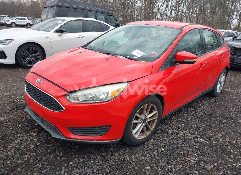 Photo 2 of 2015 Ford Focus SE (VIN 1FADP3K24FL241988)
