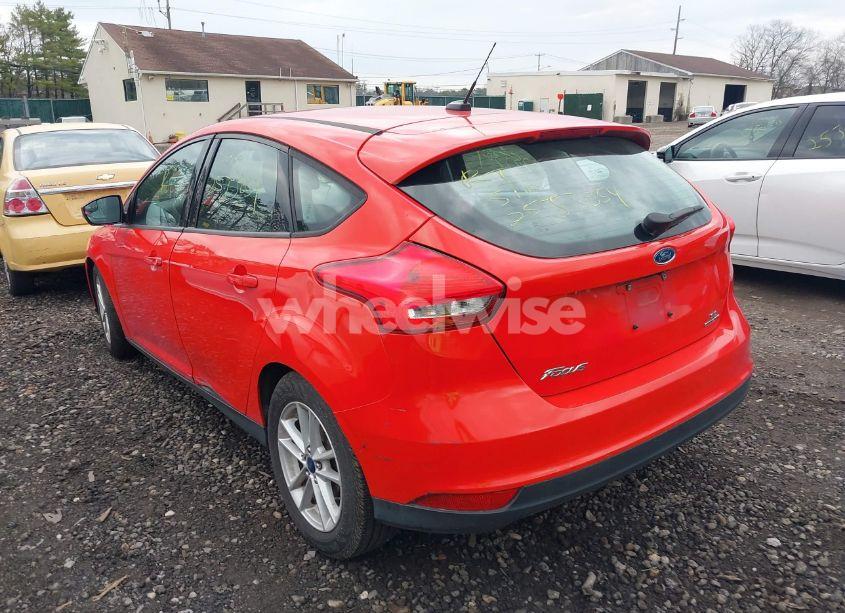 Photo 3 of 2015 Ford Focus SE (VIN 1FADP3K24FL241988)