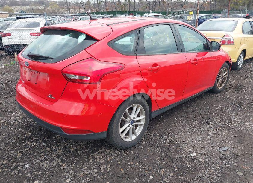 Photo 4 of 2015 Ford Focus SE (VIN 1FADP3K24FL241988)