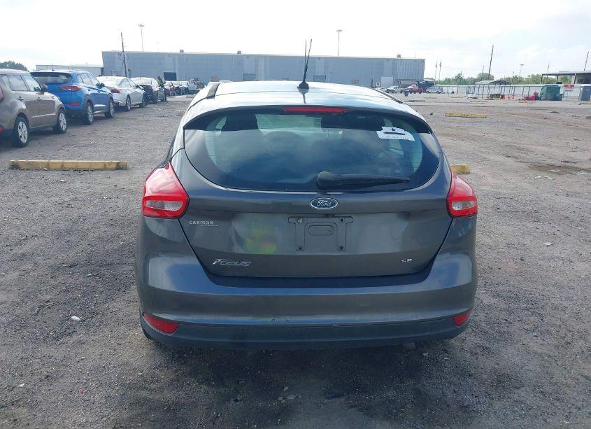 Photo 17 of 2015 Ford Focus SE (VIN 1FADP3K24FL263392)