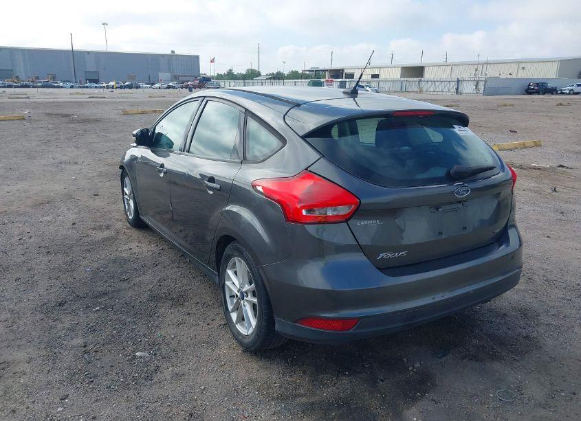 Photo 3 of 2015 Ford Focus SE (VIN 1FADP3K24FL263392)