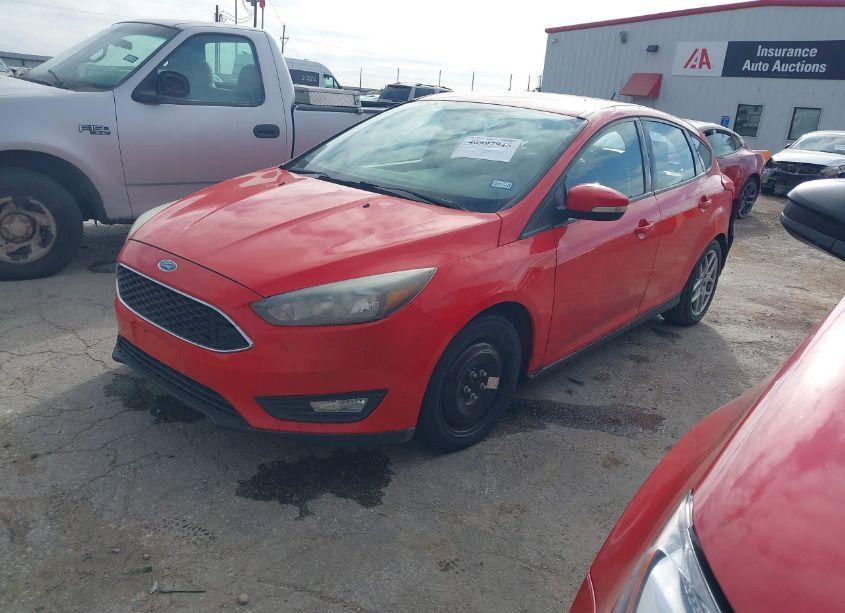 Photo 2 of 2015 Ford Focus SE (VIN 1FADP3K24FL327365)