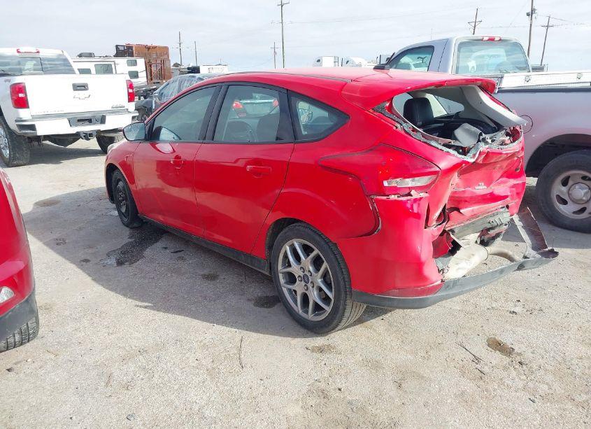 Photo 3 of 2015 Ford Focus SE (VIN 1FADP3K24FL327365)