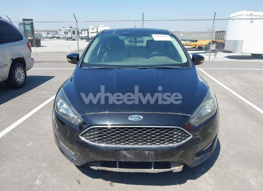 Photo 13 of 2015 Ford Focus SE (VIN 1FADP3K24FL361368)