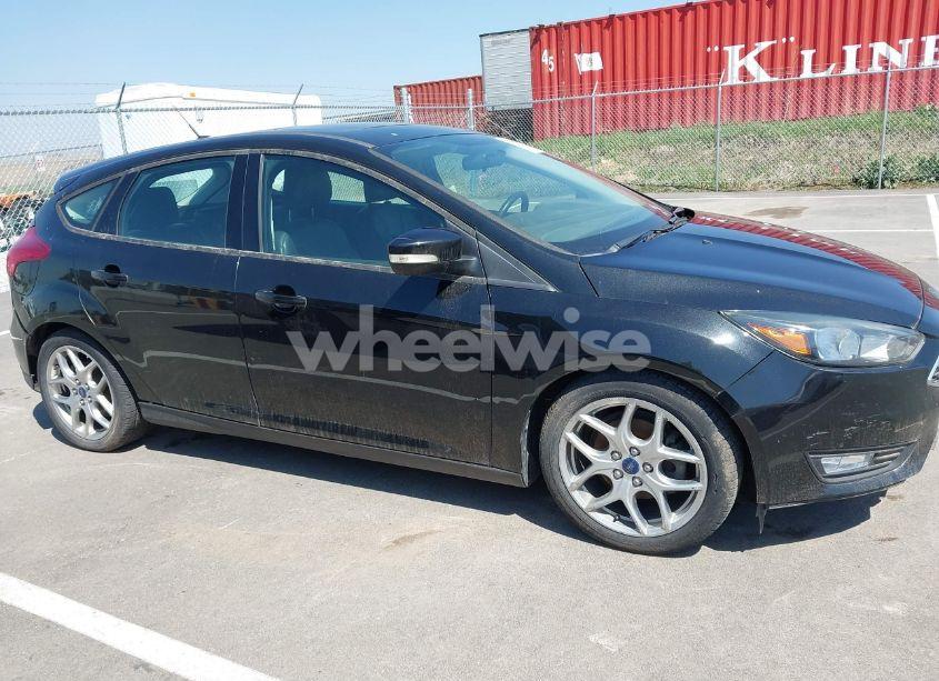 Photo 14 of 2015 Ford Focus SE (VIN 1FADP3K24FL361368)
