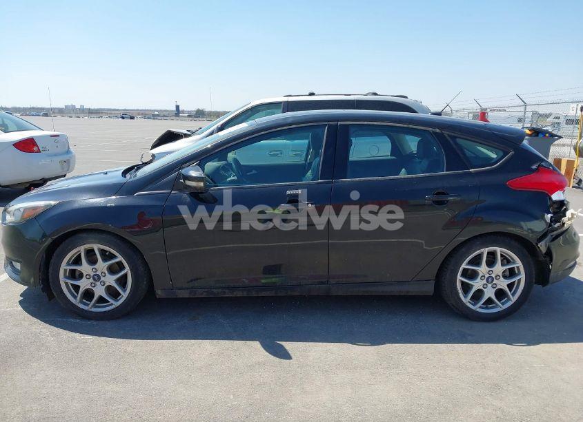 Photo 15 of 2015 Ford Focus SE (VIN 1FADP3K24FL361368)