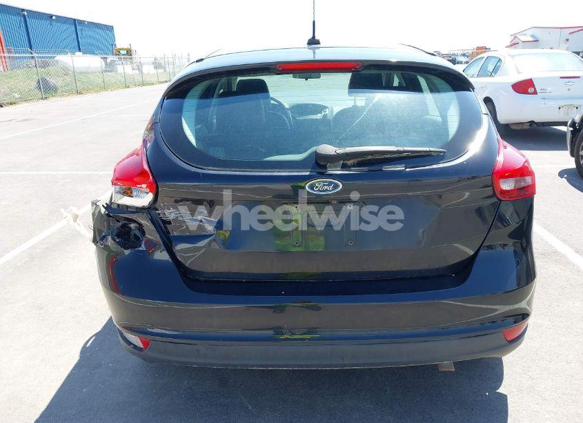 Photo 17 of 2015 Ford Focus SE (VIN 1FADP3K24FL361368)