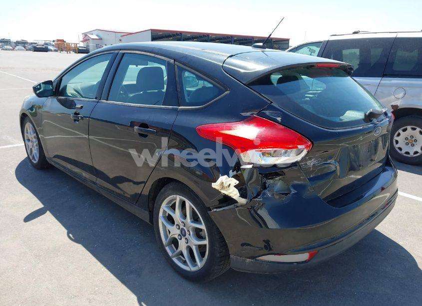 Photo 3 of 2015 Ford Focus SE (VIN 1FADP3K24FL361368)