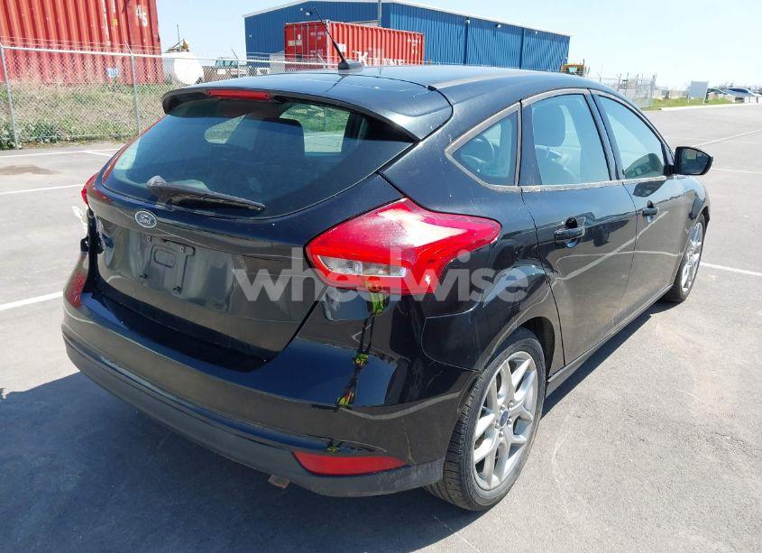 Photo 4 of 2015 Ford Focus SE (VIN 1FADP3K24FL361368)