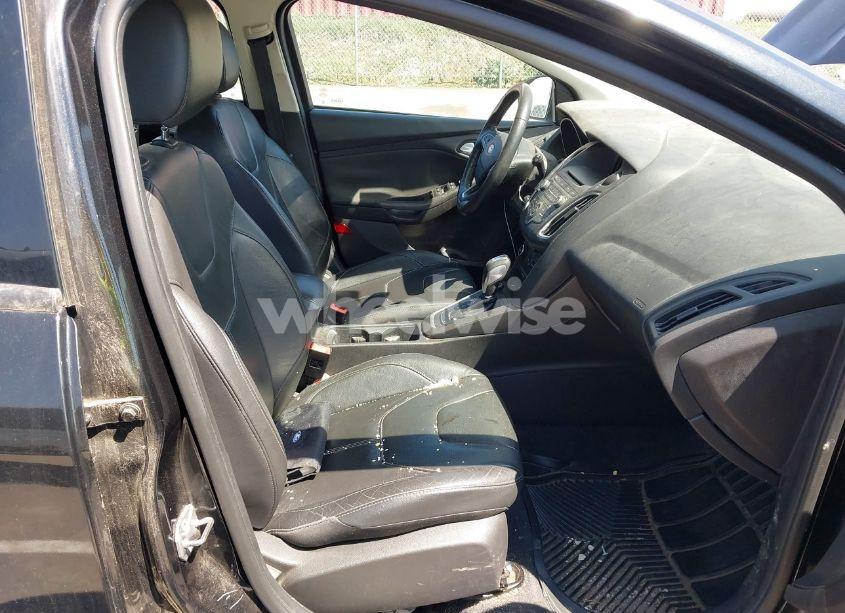 Photo 5 of 2015 Ford Focus SE (VIN 1FADP3K24FL361368)