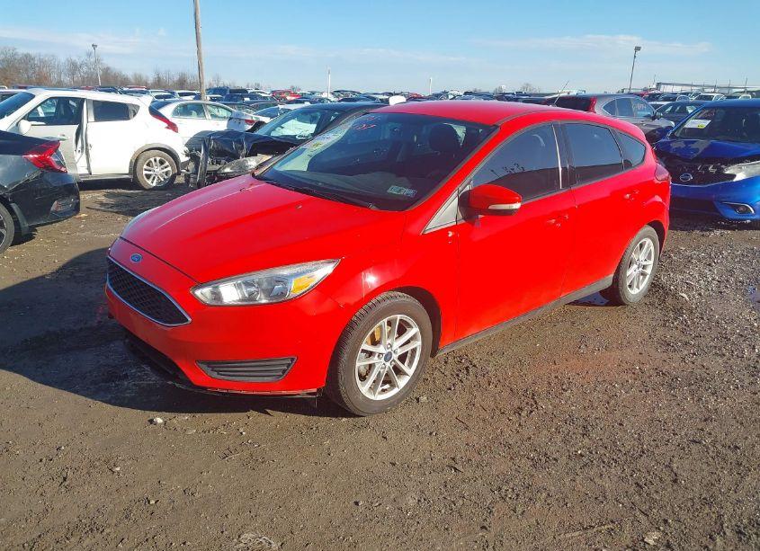 Photo 2 of 2015 Ford Focus SE (VIN 1FADP3K24FL372287)