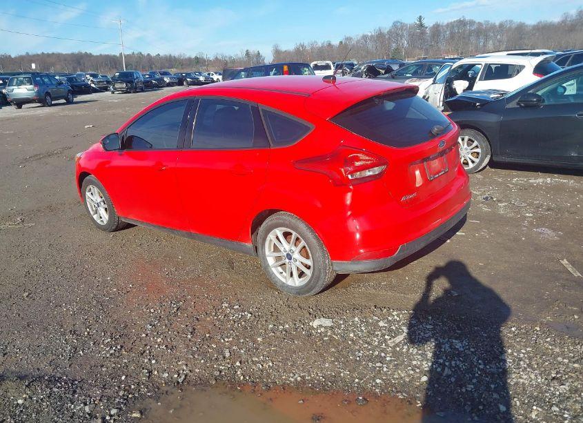 Photo 3 of 2015 Ford Focus SE (VIN 1FADP3K24FL372287)