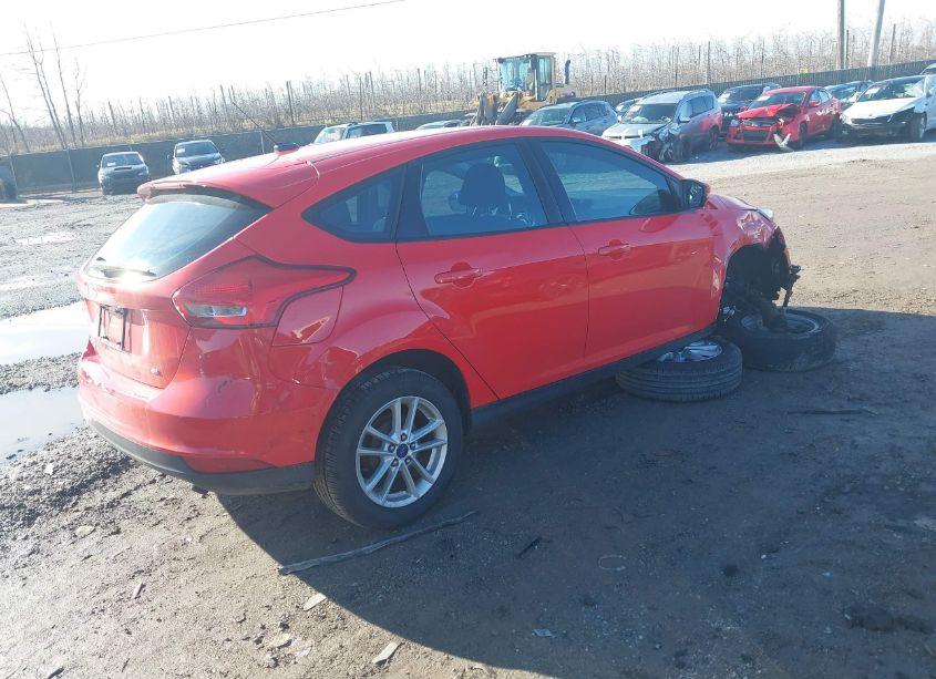 Photo 4 of 2015 Ford Focus SE (VIN 1FADP3K24FL372287)