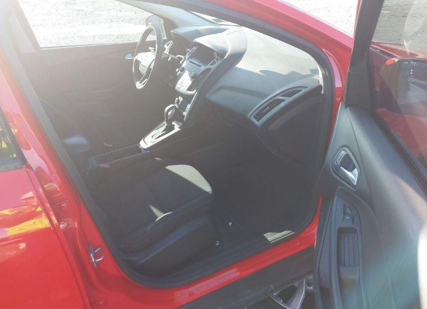 Photo 5 of 2015 Ford Focus SE (VIN 1FADP3K24FL372287)