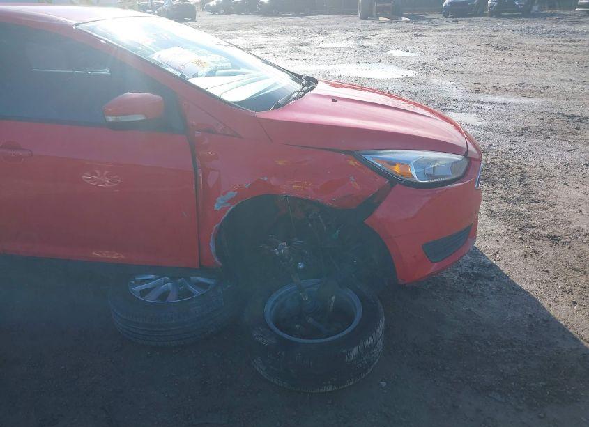 Photo 6 of 2015 Ford Focus SE (VIN 1FADP3K24FL372287)