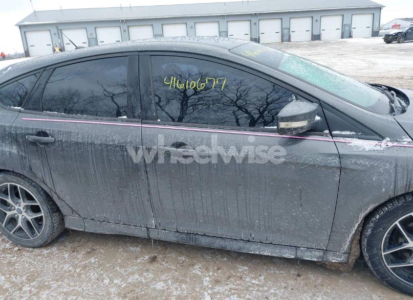 Photo 14 of 2015 Ford Focus SE (VIN 1FADP3K24FL384245)