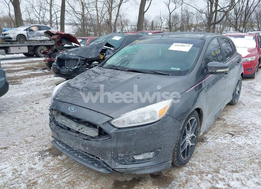 Photo 2 of 2015 Ford Focus SE (VIN 1FADP3K24FL384245)