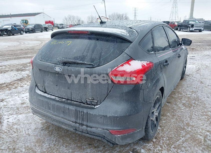 Photo 4 of 2015 Ford Focus SE (VIN 1FADP3K24FL384245)