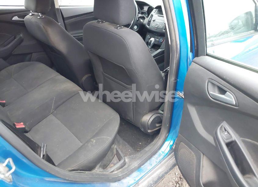 Photo 8 of 2016 Ford Focus SE (VIN 1FADP3K24GL210547)