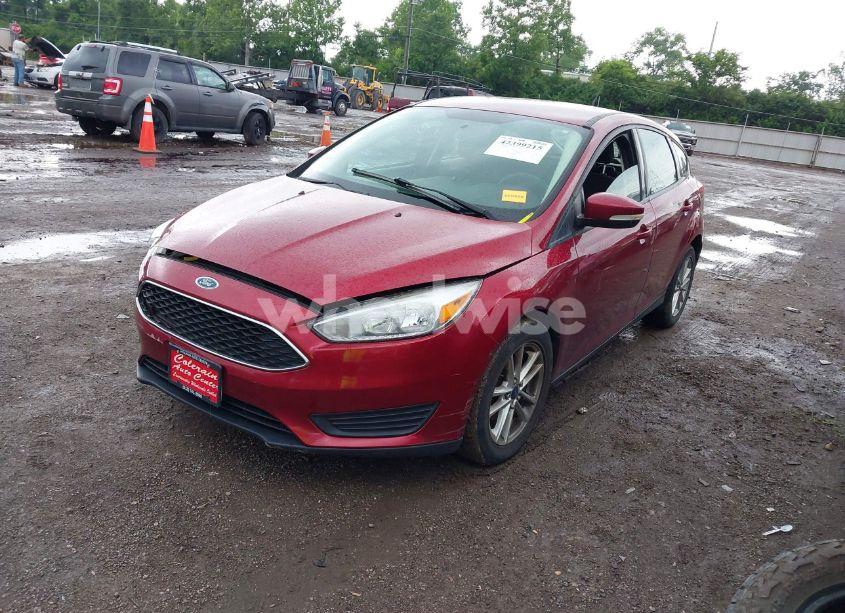 Photo 2 of 2016 Ford Focus SE (VIN 1FADP3K24GL233522)