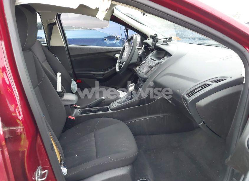 Photo 5 of 2016 Ford Focus SE (VIN 1FADP3K24GL233522)
