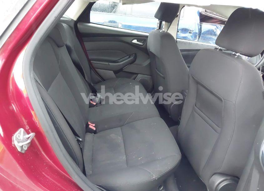 Photo 8 of 2016 Ford Focus SE (VIN 1FADP3K24GL233522)